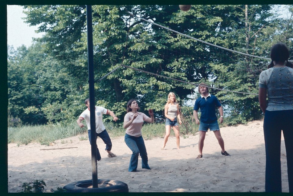 Deerfield 1975 Volleyball -1